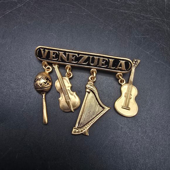 Vintage Venezuela Souvenir Brooch Musical Instrument Charms Gold Tone - Picture 4 of 6